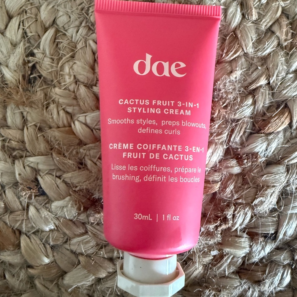 Dae Pink Cactus Fruit 3-in-1 Styling Cream